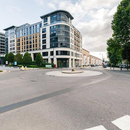 Chelsea / Imperial Wharf - Bright, Modern, Sunset View Apartment London Exterior photo